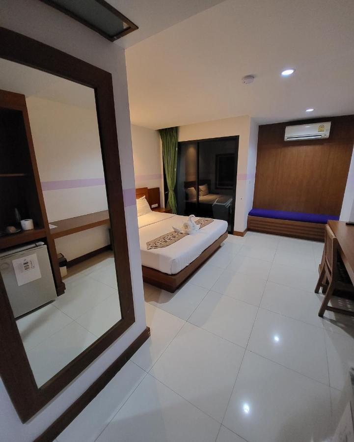 Chana Hotel Phuket Extérieur photo