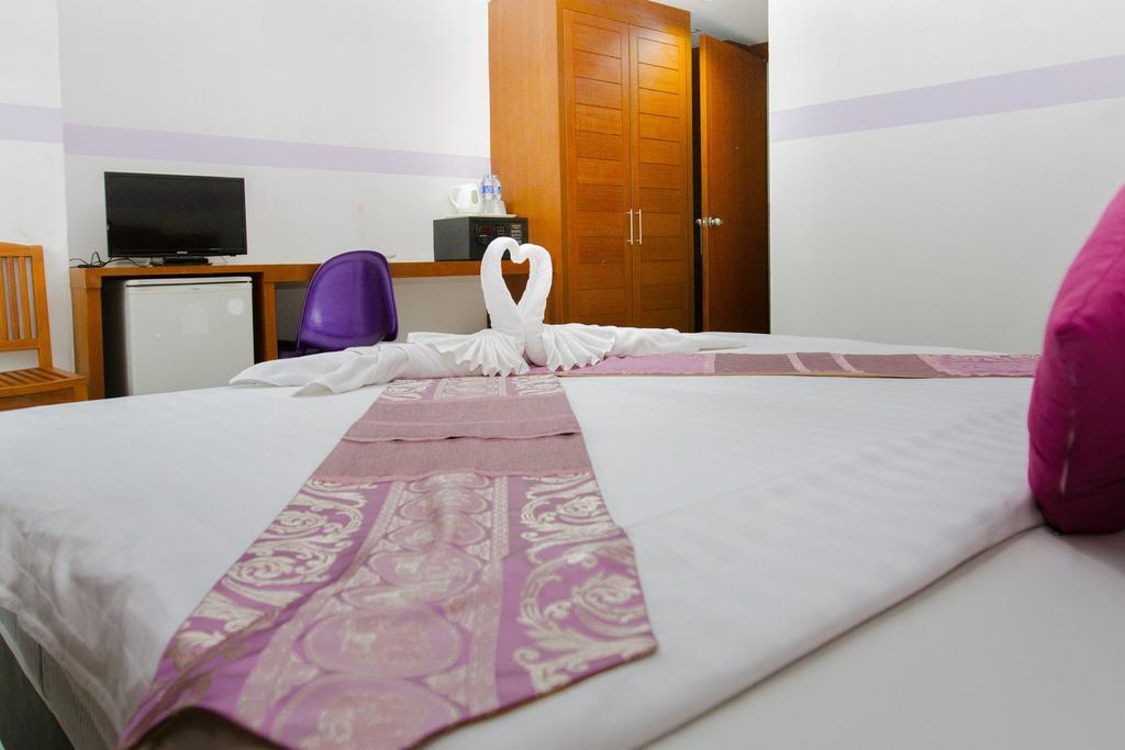 Chana Hotel Phuket Extérieur photo