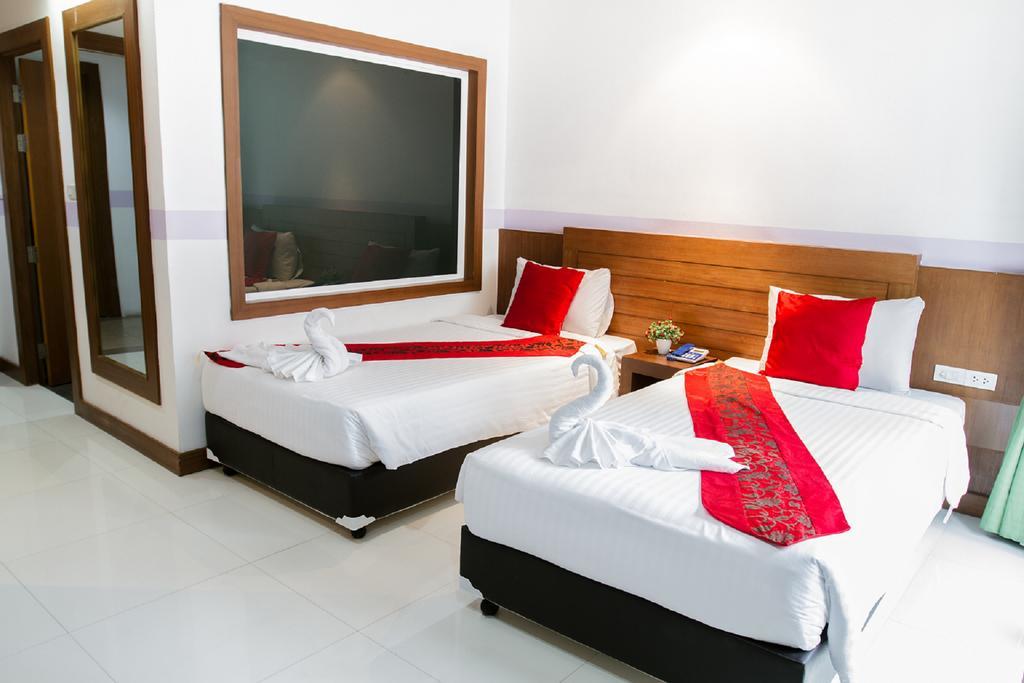 Chana Hotel Phuket Extérieur photo