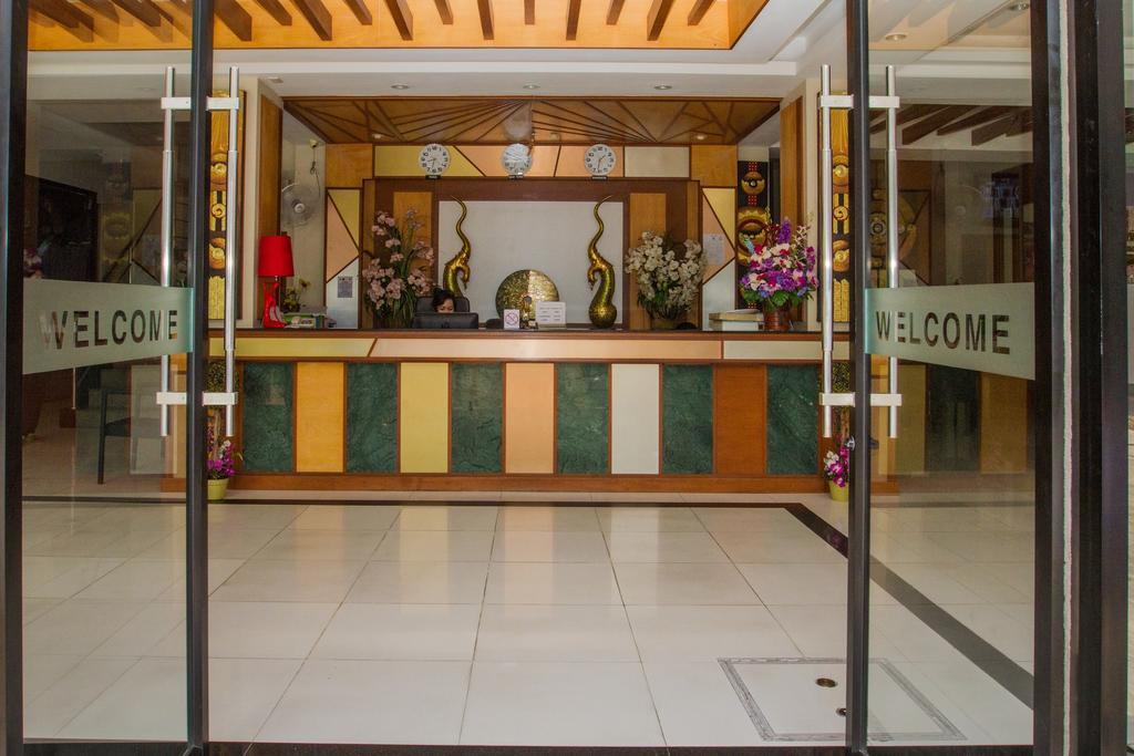 Chana Hotel Phuket Extérieur photo